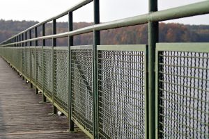 fencing-3010035_1920